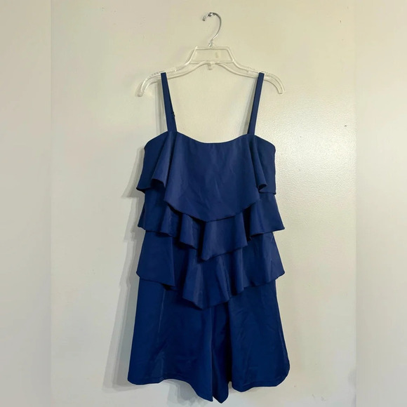 Fit 4U Other - Fit 4U swim size 8 slimming navy tiered shorts bathing suit